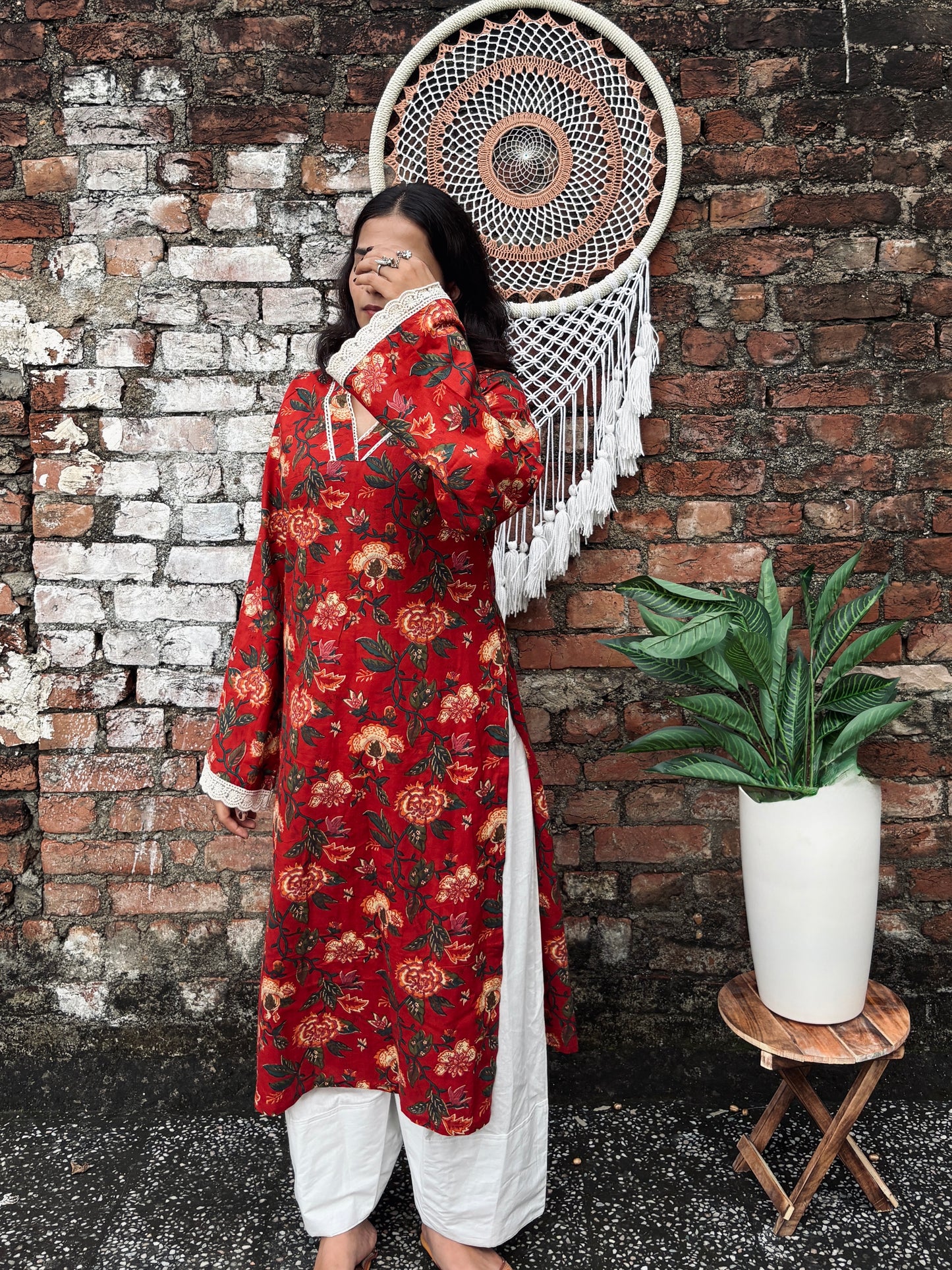 Surkh Pakistani Kurti