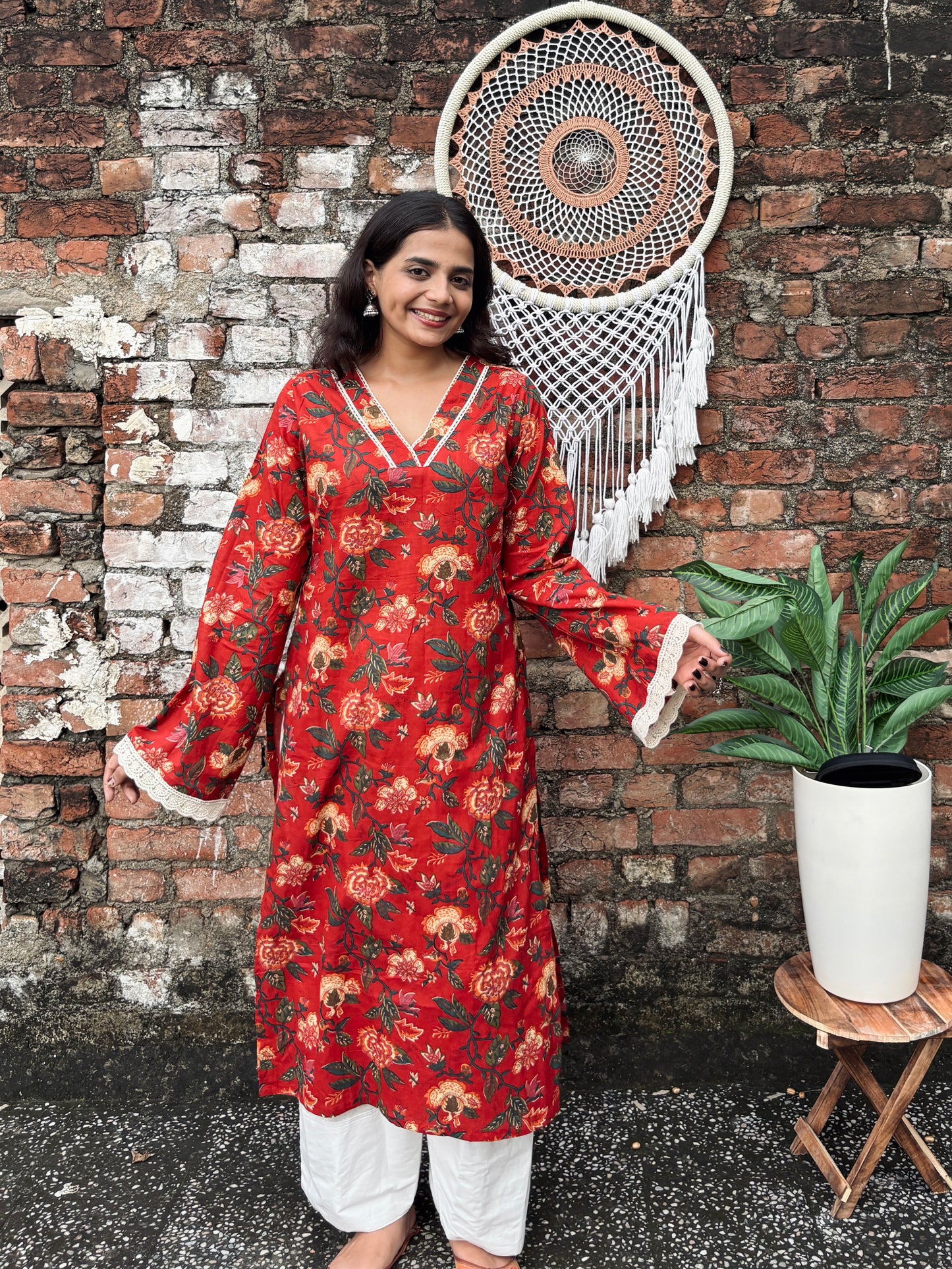 Surkh Pakistani Kurti
